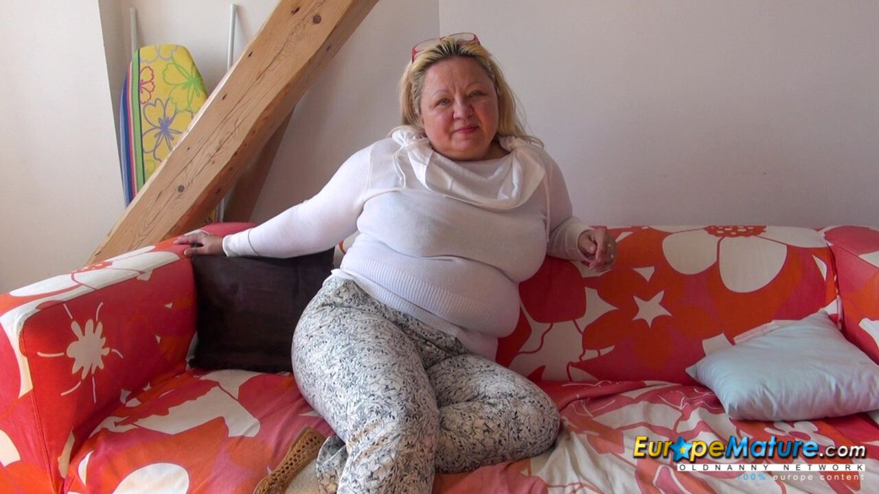 CHUBBY RUSSIAN MODEL NINA PLAYING WITH DILDO