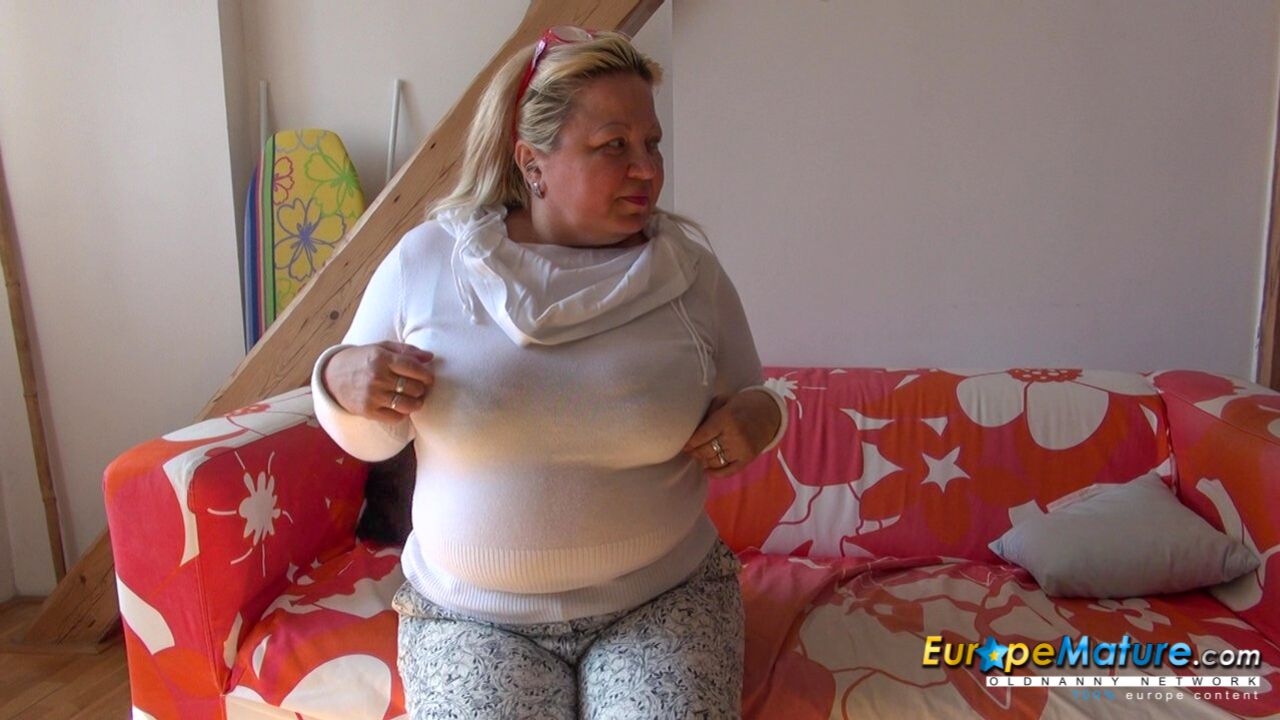 CHUBBY RUSSIAN MODEL NINA PLAYING WITH DILDO