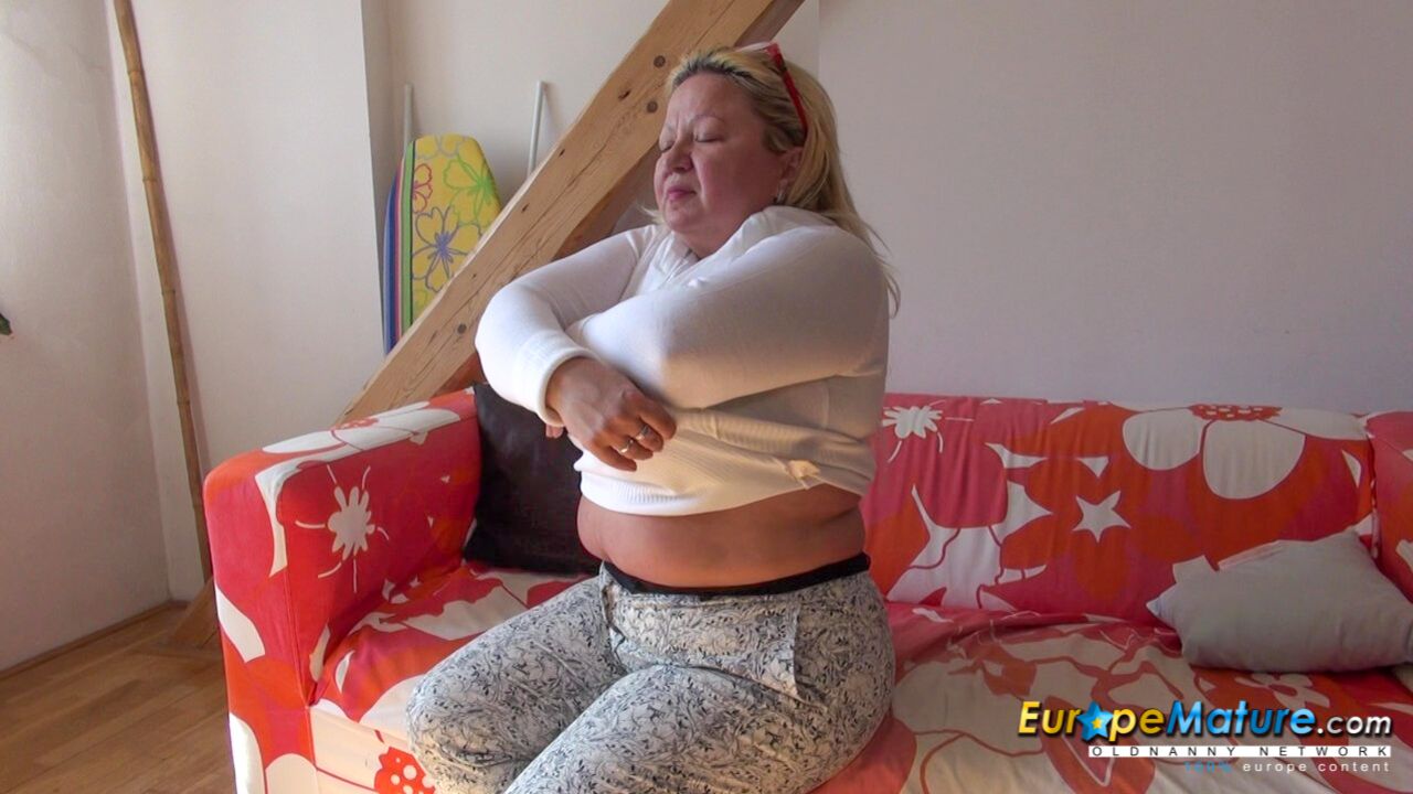 CHUBBY RUSSIAN MODEL NINA PLAYING WITH DILDO