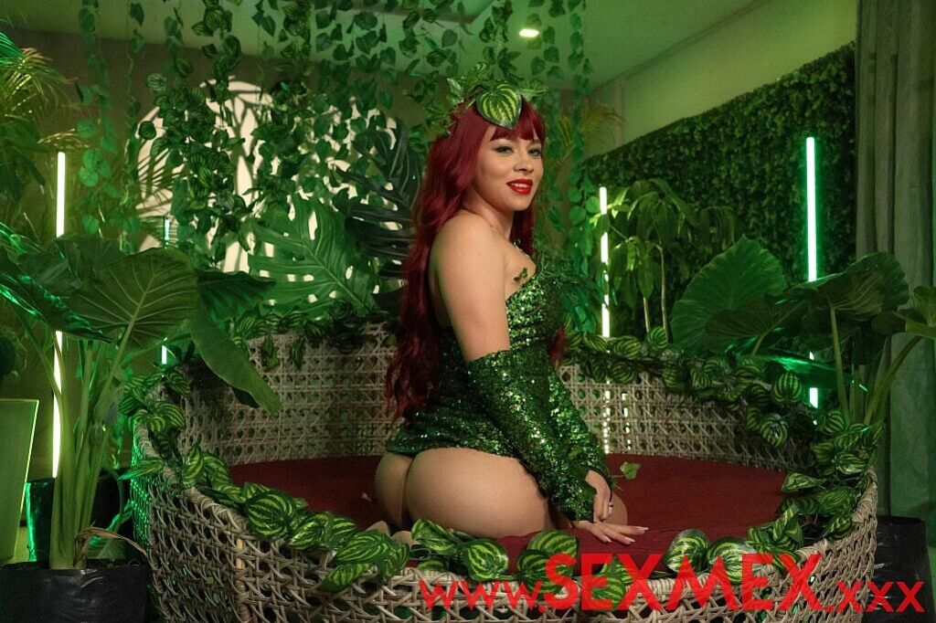 POISON IVY PERVERTS ROBIN . Nicole Zurich