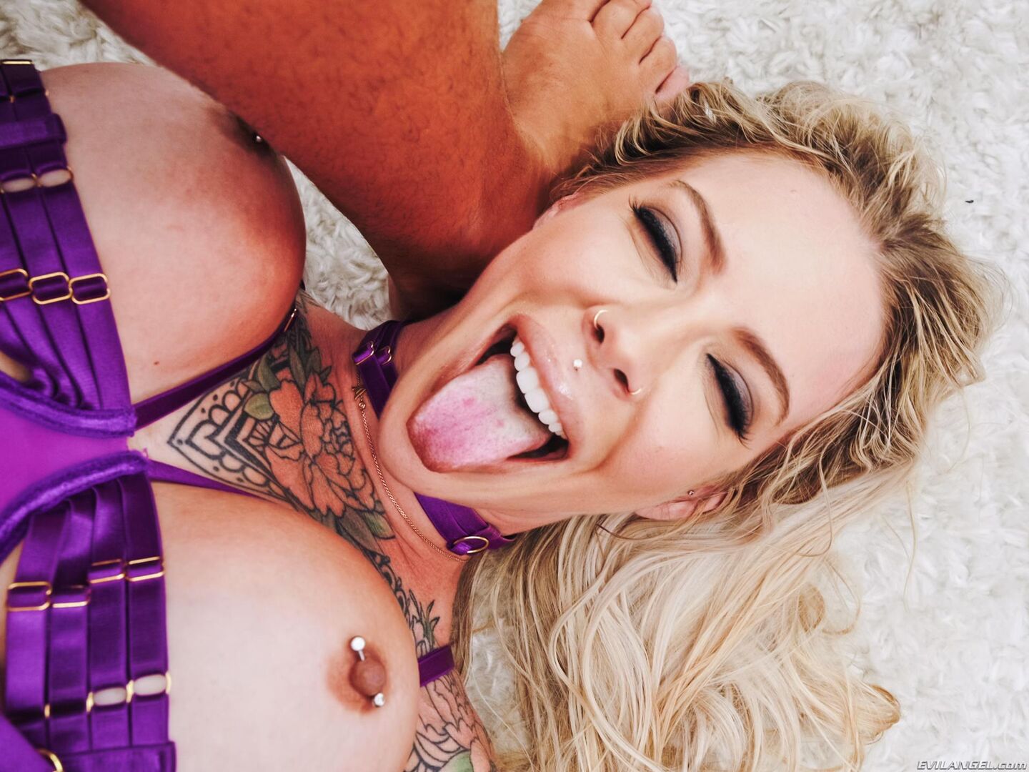CASSIDY LUXE Anal Gaping & DP 3-Way