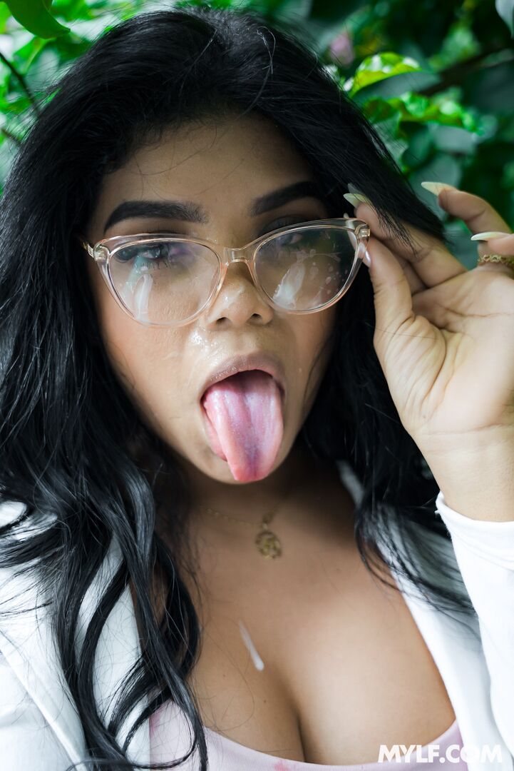 Ay Dios Mio! Mami Has the Best Tits (Rosxy’s Debut)