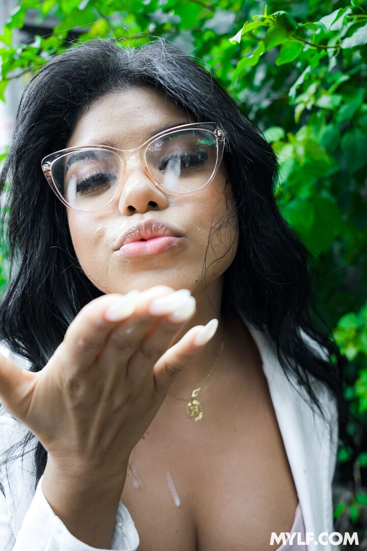 Ay Dios Mio! Mami Has the Best Tits (Rosxy’s Debut)