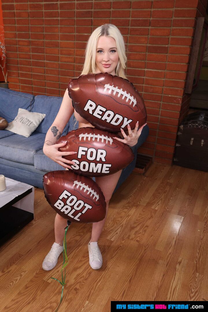 Naomi Ryder Gets turned on with football players in gear