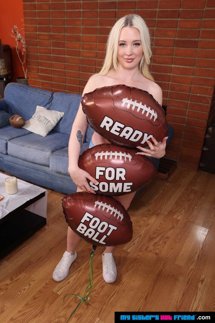 Naomi Ryder Gets turned on with football players in gear