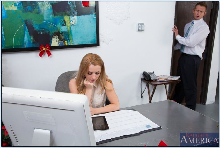 Lexi Belle fucking in the desk with her bubble butt