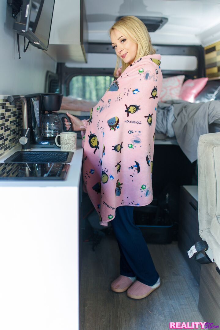 Unleashed In The Van - S8:E2