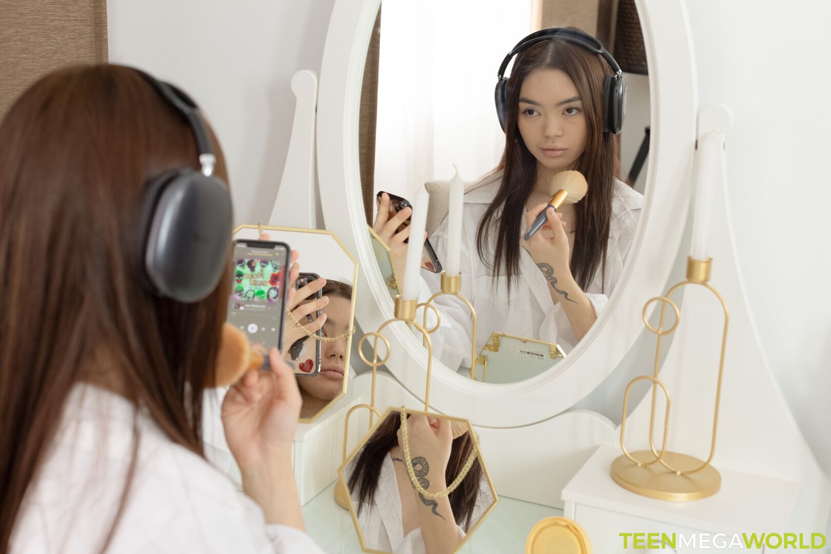 Sex in front of a mirror