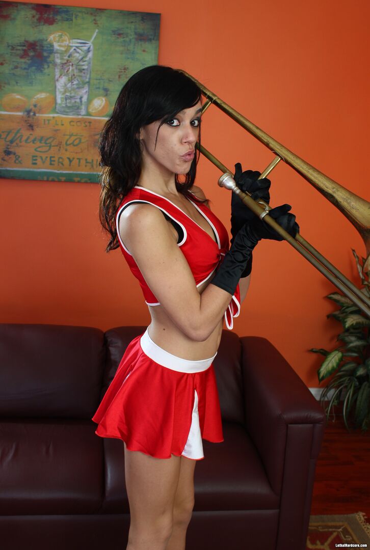 Scott Lyons Drills Cheerleader Binky Bangs