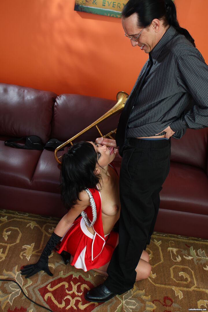 Scott Lyons Drills Cheerleader Binky Bangs