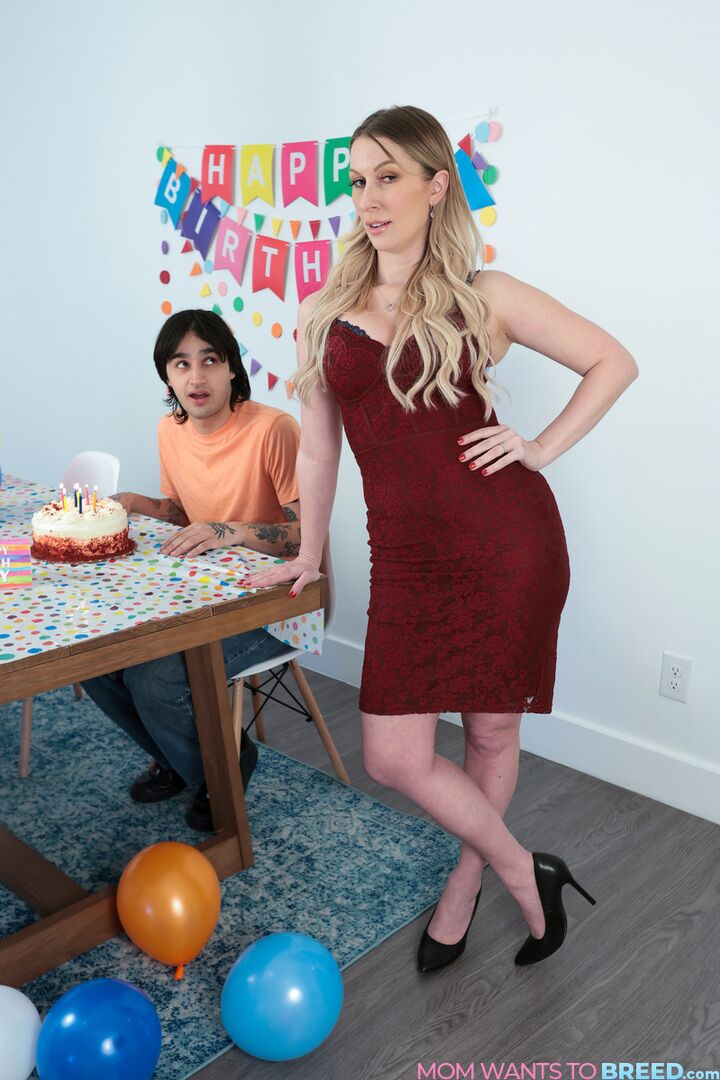 Moms Birthday Surprise - S6:E3