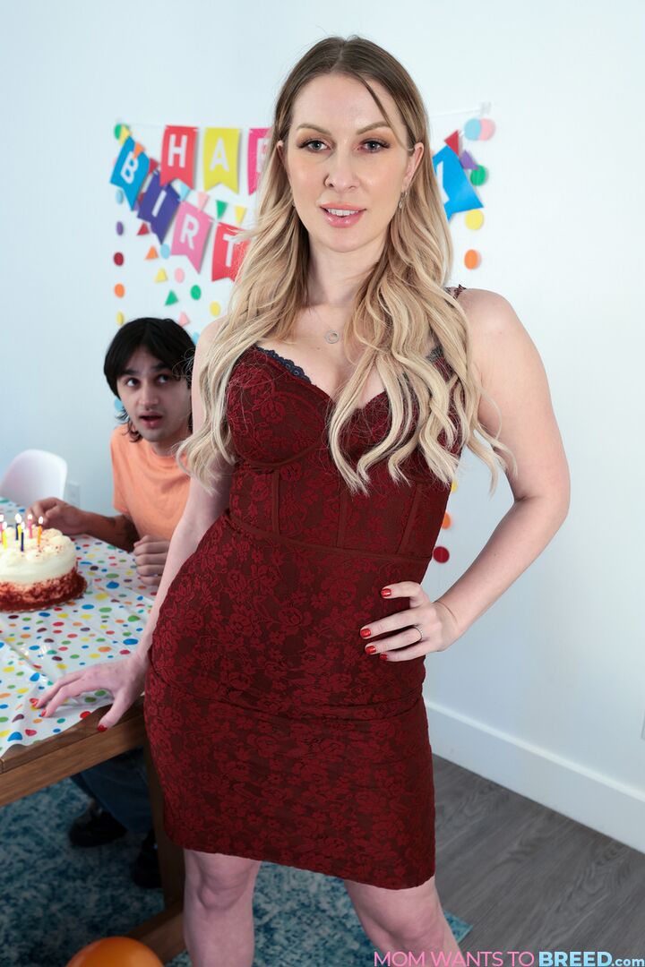 Moms Birthday Surprise - S6:E3