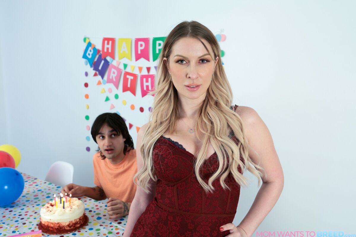 Moms Birthday Surprise - S6:E3
