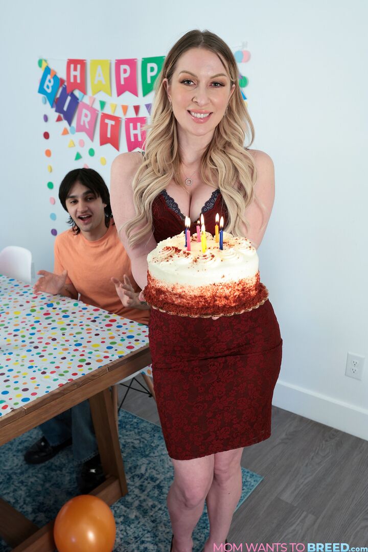 Moms Birthday Surprise - S6:E3