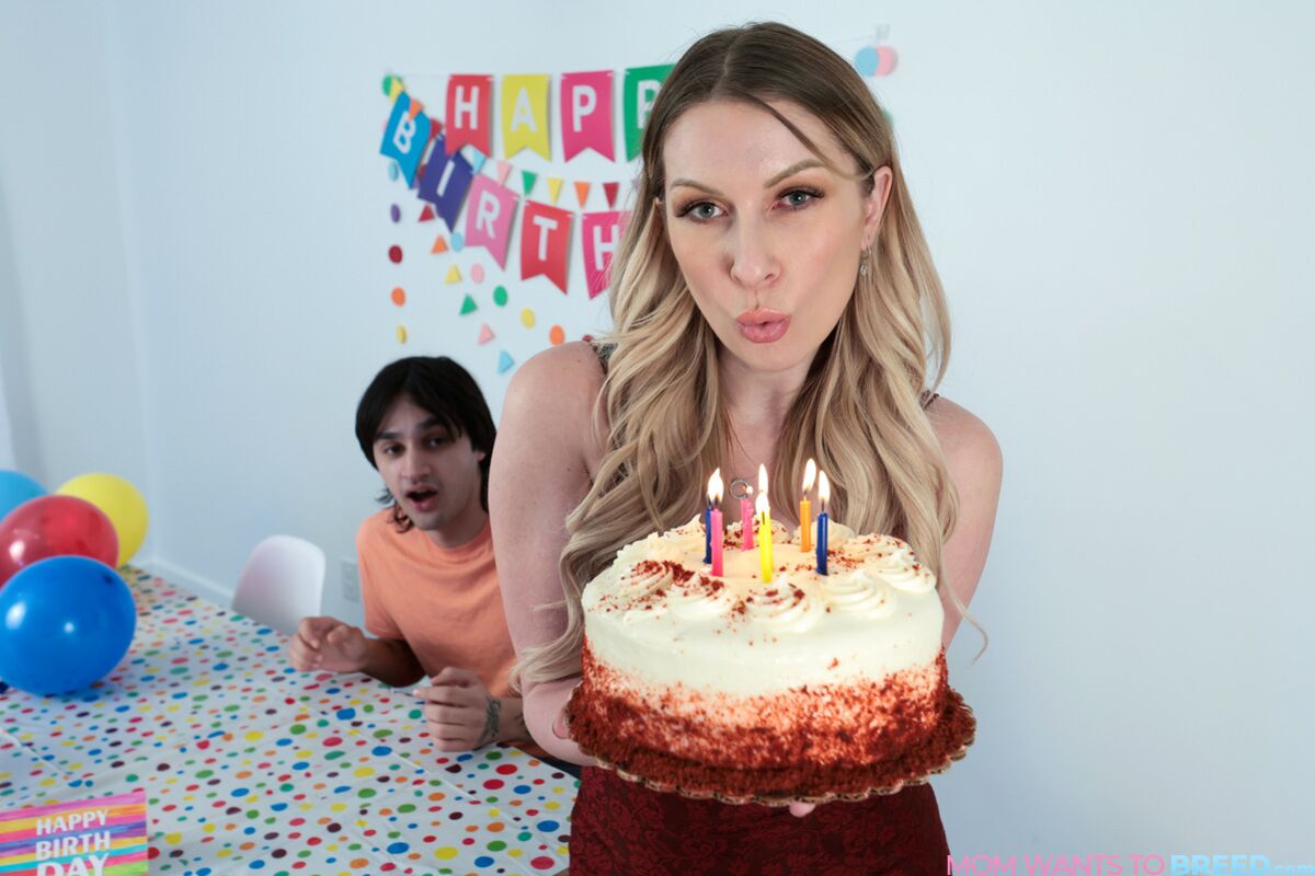 Moms Birthday Surprise - S6:E3