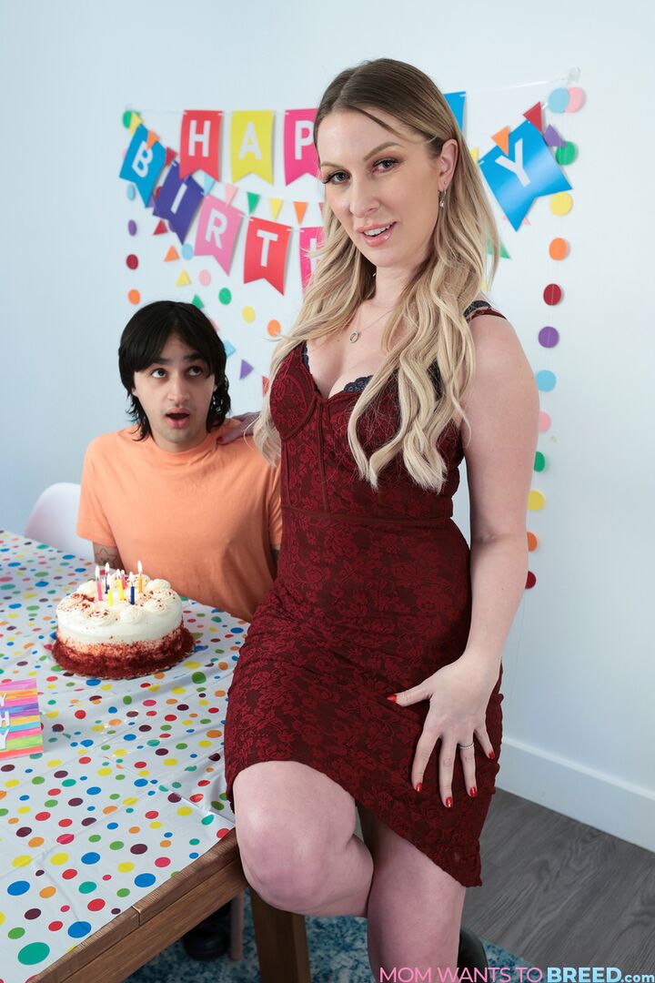 Moms Birthday Surprise - S6:E3