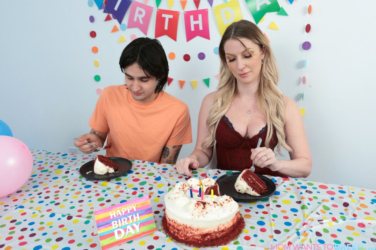 Moms Birthday Surprise - S6:E3