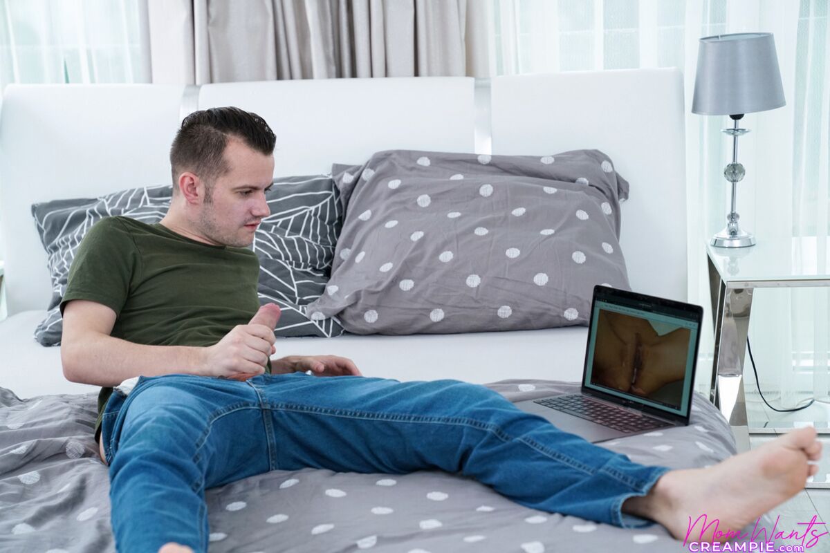 When Stepmom Caught Me Jacking Off - S6:E2