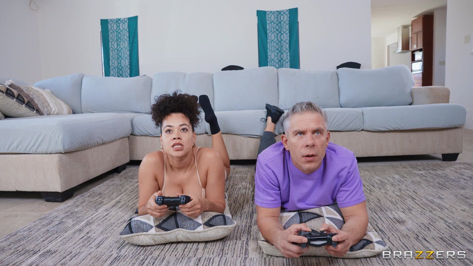Beige Gamer's BF Sneaks Slutty Emo Pussy