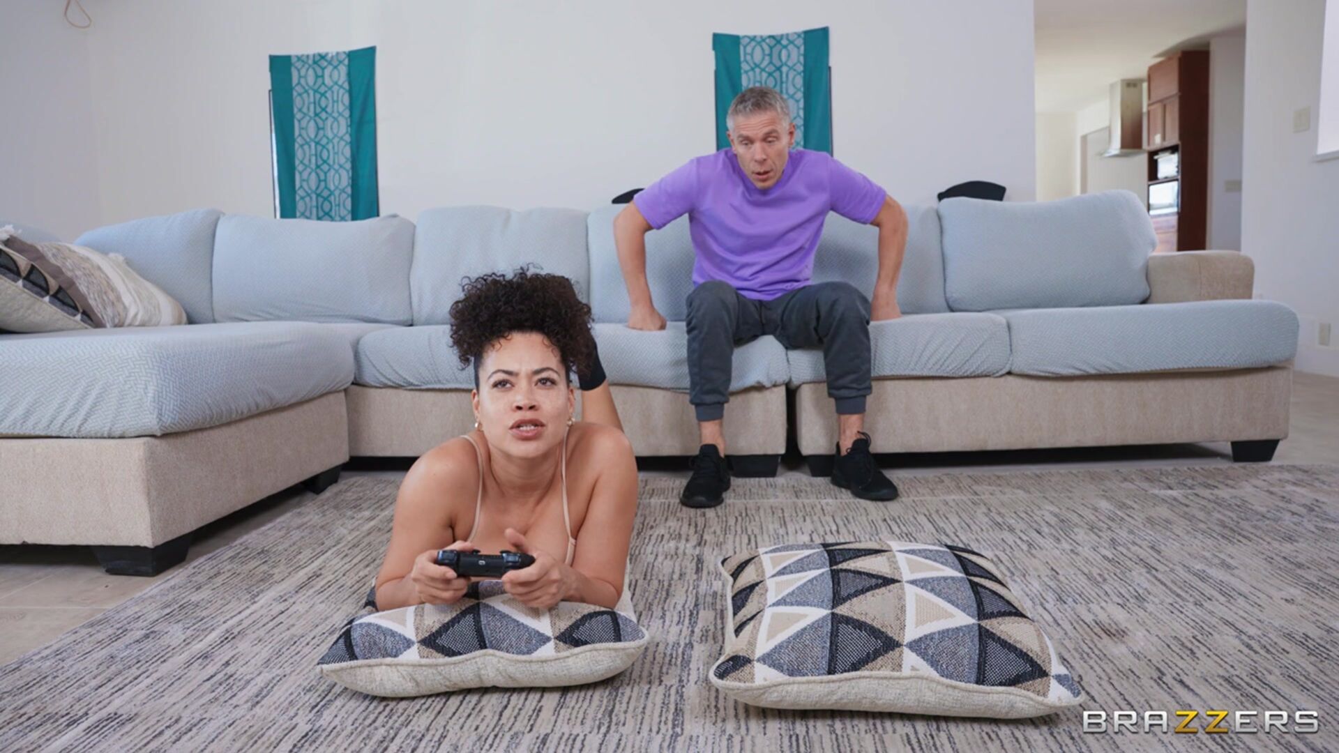 Beige Gamer's BF Sneaks Slutty Emo Pussy