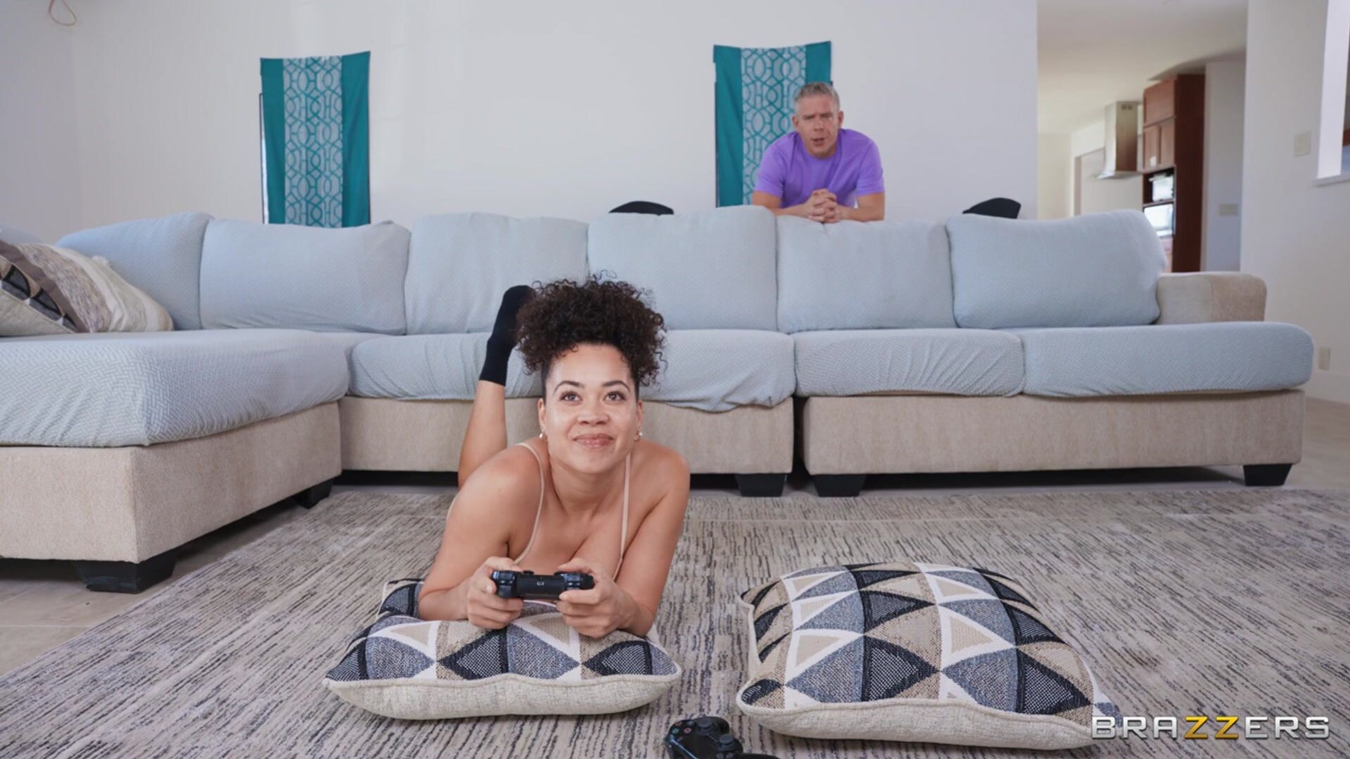 Beige Gamer's BF Sneaks Slutty Emo Pussy