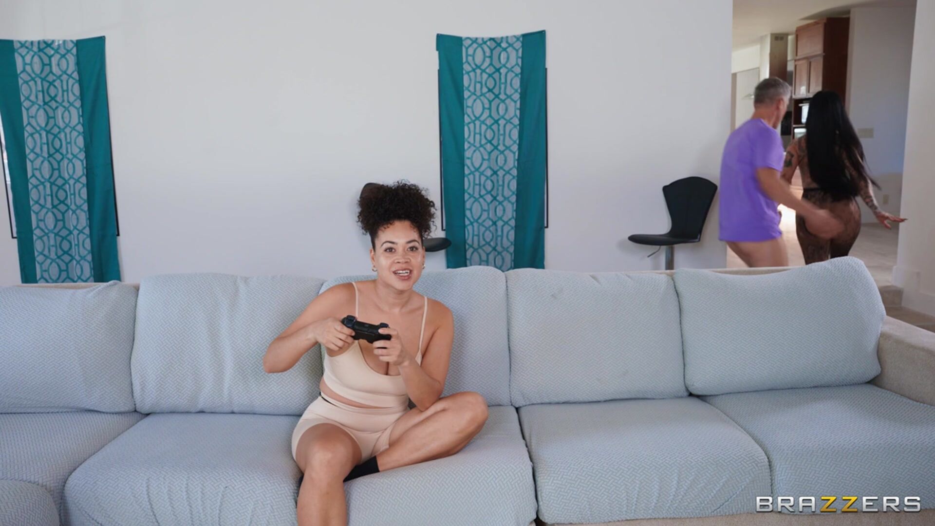 Beige Gamer's BF Sneaks Slutty Emo Pussy