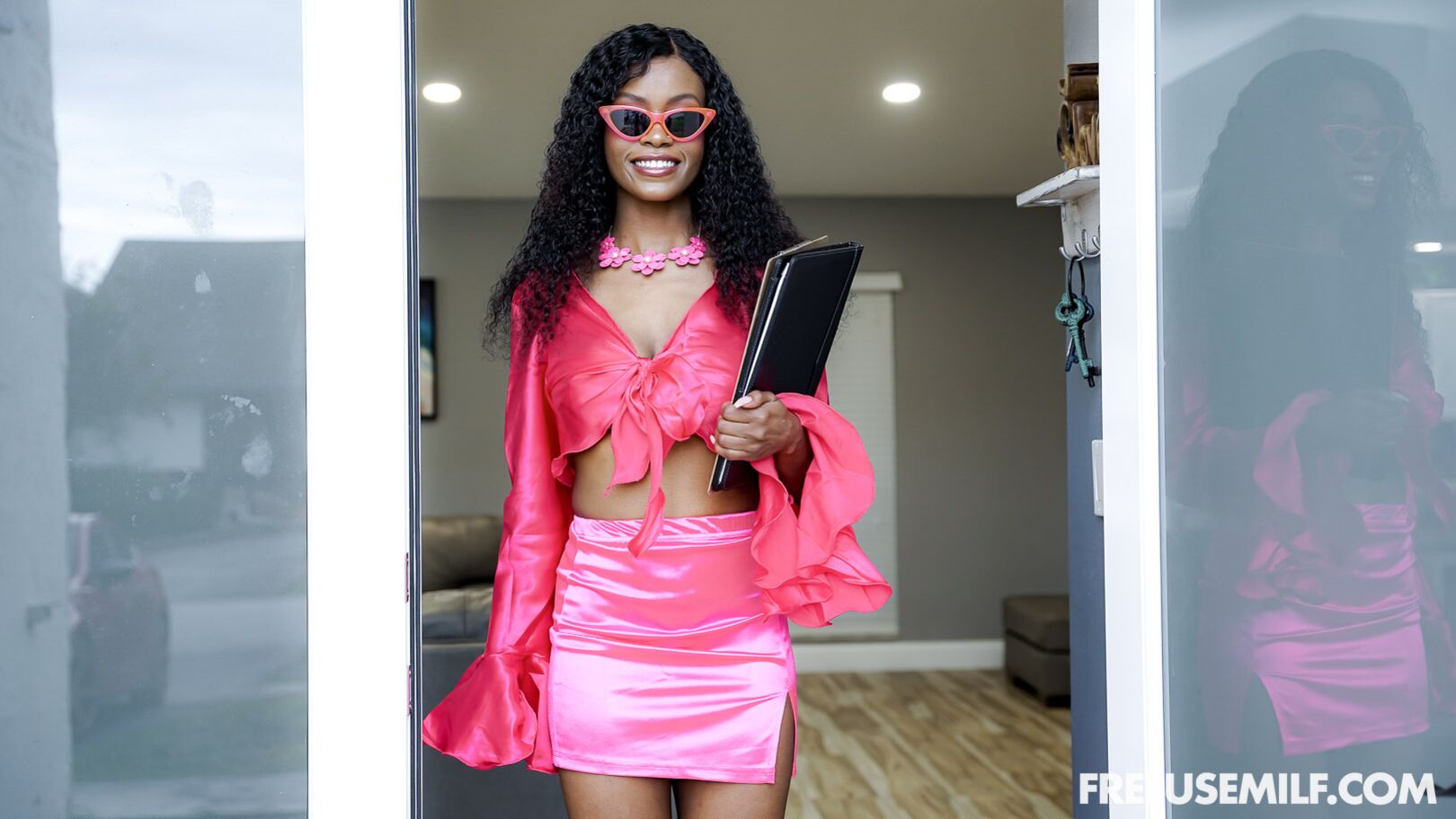 Jezabel Vessir Debuts Her FreeUse Real Estate Pussy