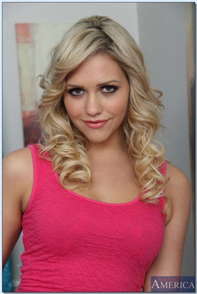 A Slam-Dunk Dicking For Your Dad's Horny GF Mia Malkova