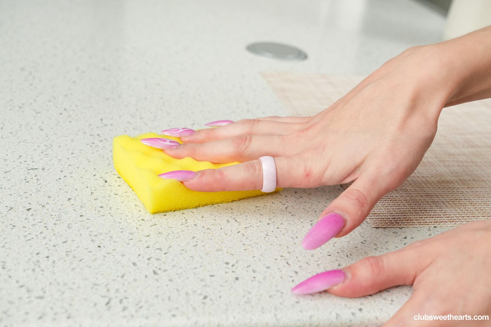 Dirty kitchen fun with Milka