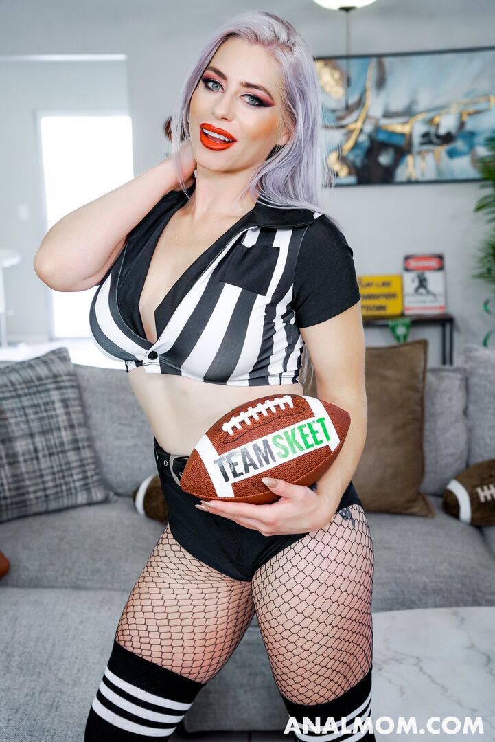 My Wife’s Ass on The Line
