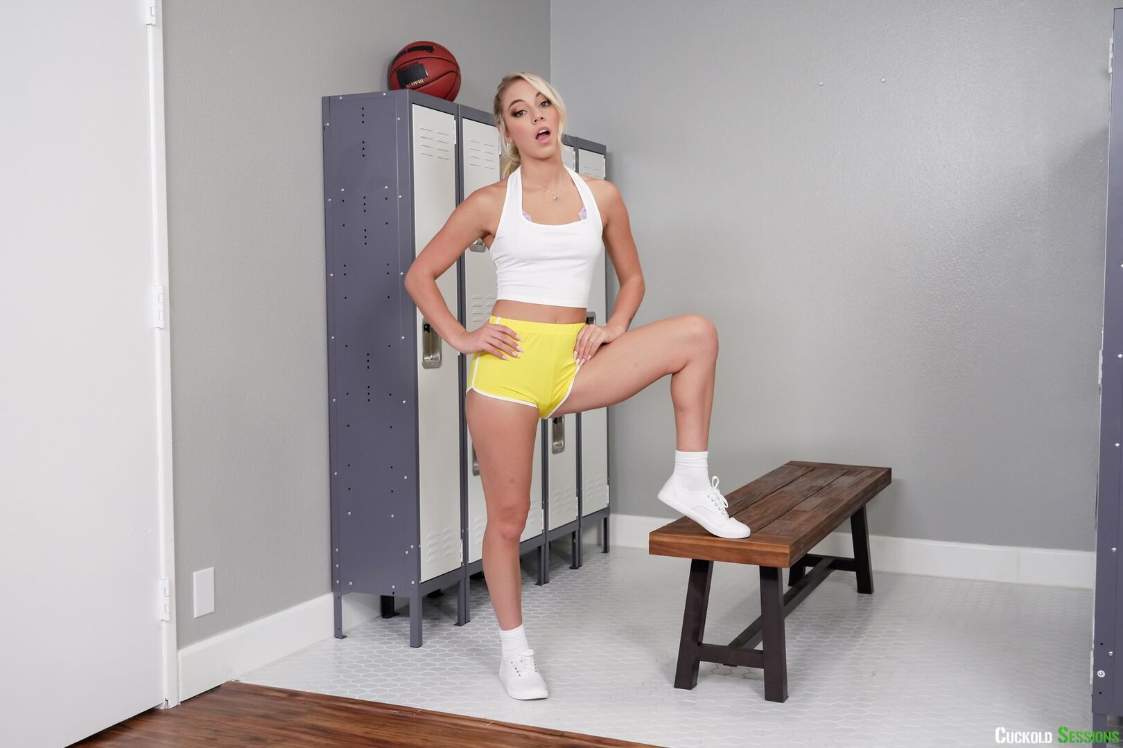 Stretch Me in Front of My Caged Cuck