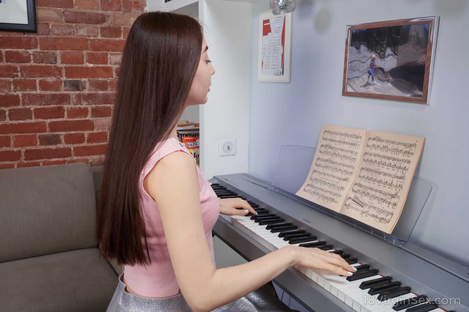 Orgasming at the piano
