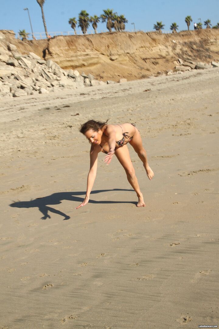 A Day Of Yoga At The Beach Turns Into Blissful Fucking