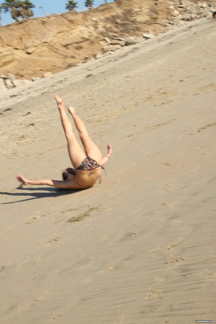 A Day Of Yoga At The Beach Turns Into Blissful Fucking