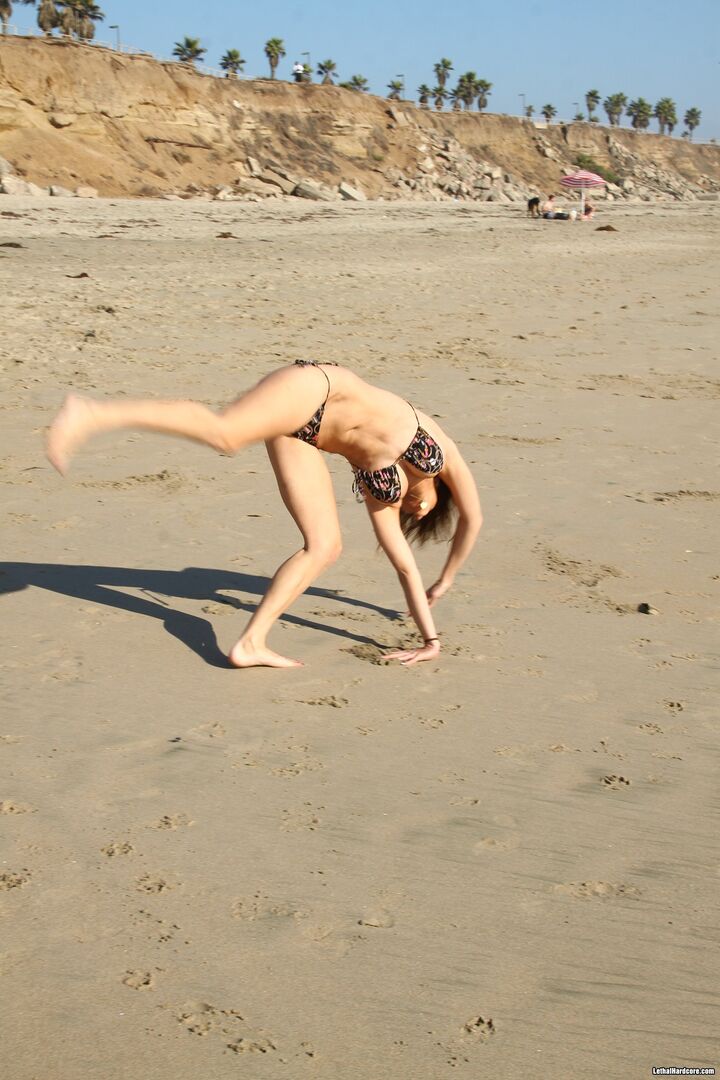 A Day Of Yoga At The Beach Turns Into Blissful Fucking