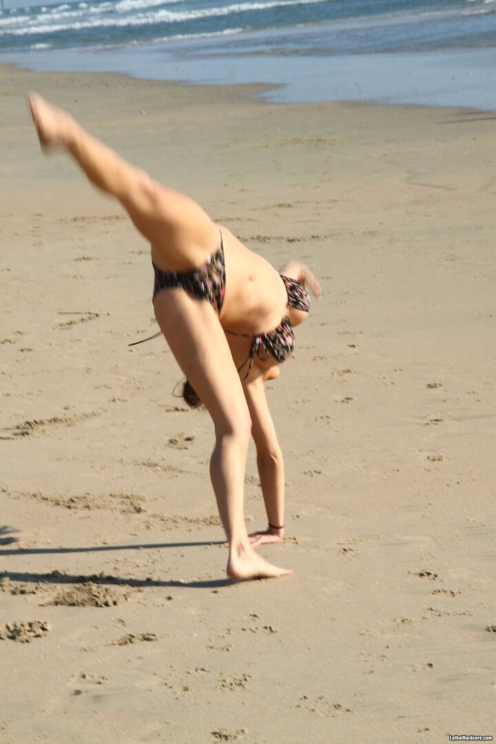 A Day Of Yoga At The Beach Turns Into Blissful Fucking