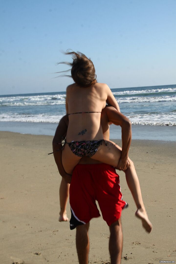A Day Of Yoga At The Beach Turns Into Blissful Fucking