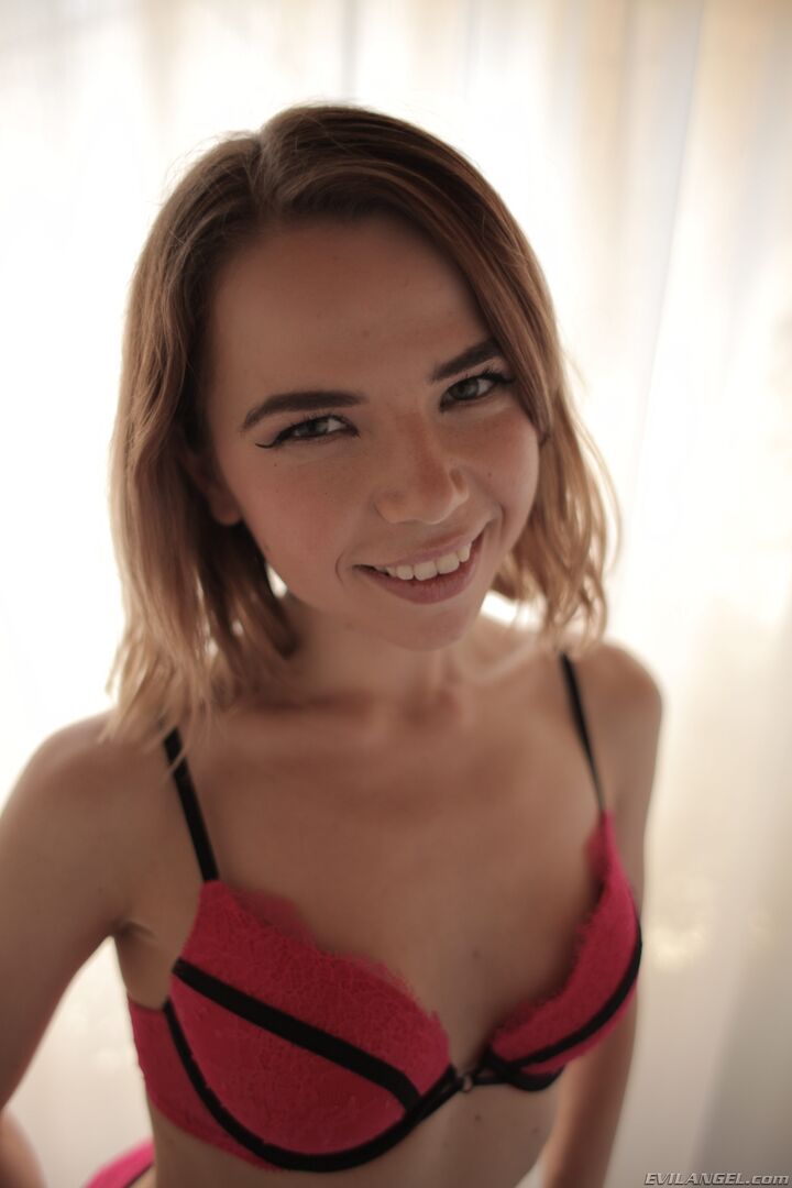 Blonde's Obedient Lesbian Pet