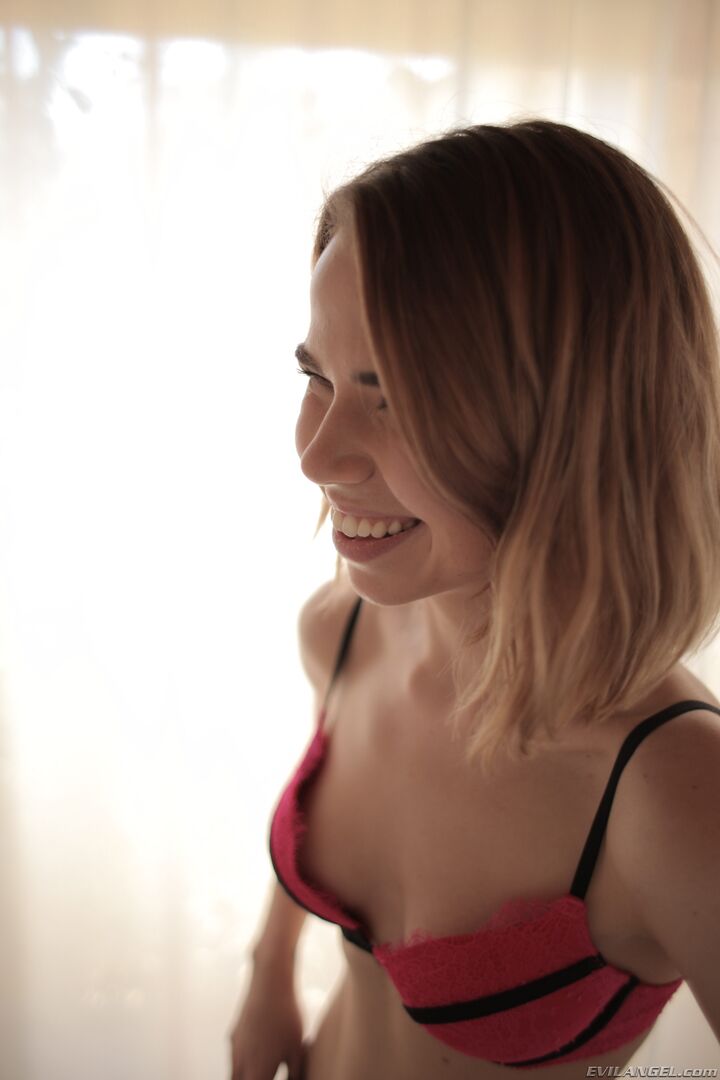 Blonde's Obedient Lesbian Pet