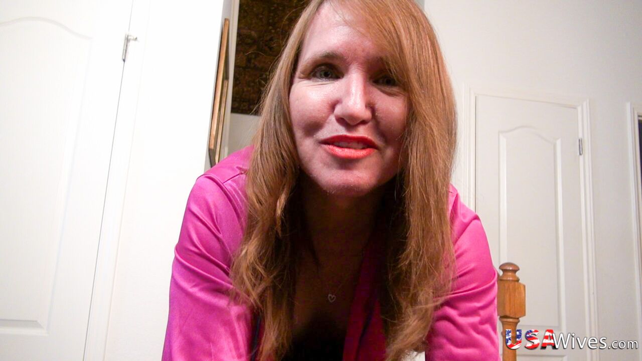 SEXY MODEL TERRY FROM USA STRIPPING HERE FOR YOU