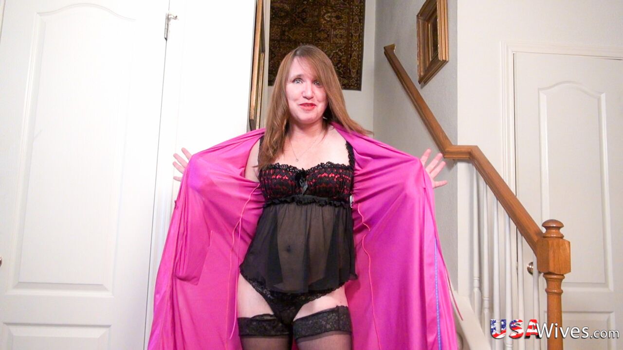 SEXY MODEL TERRY FROM USA STRIPPING HERE FOR YOU