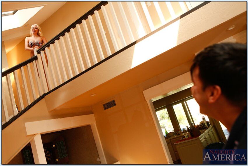Katie Summers fucking in the stairs with her athletic body