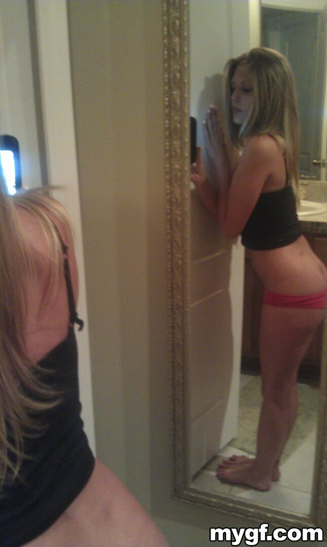 Blonde Cuttie