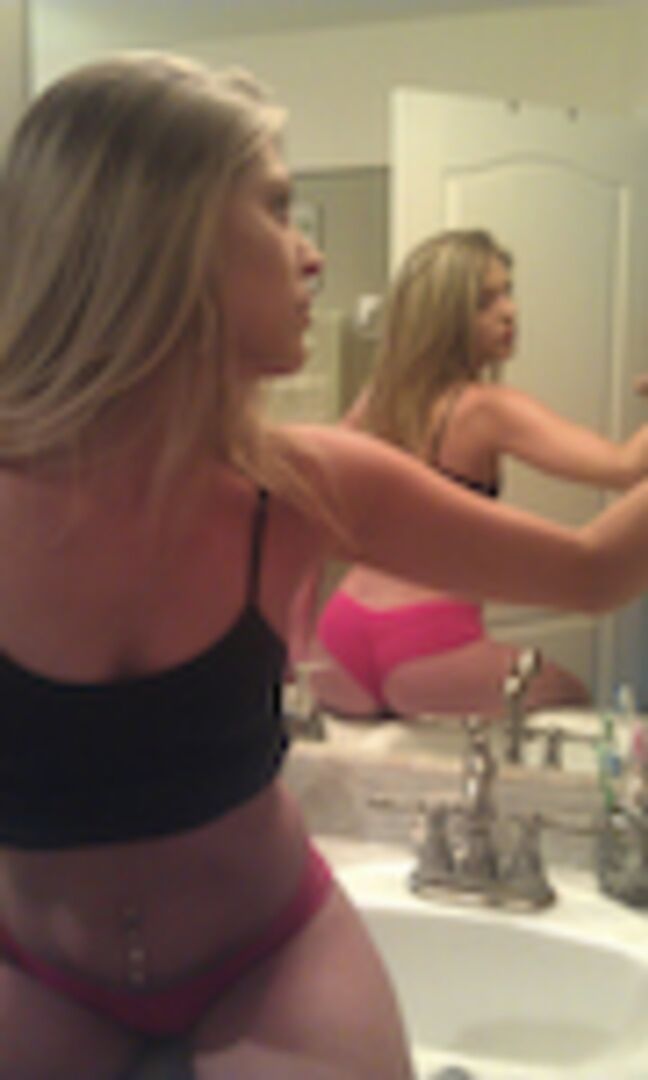 Blonde Cuttie
