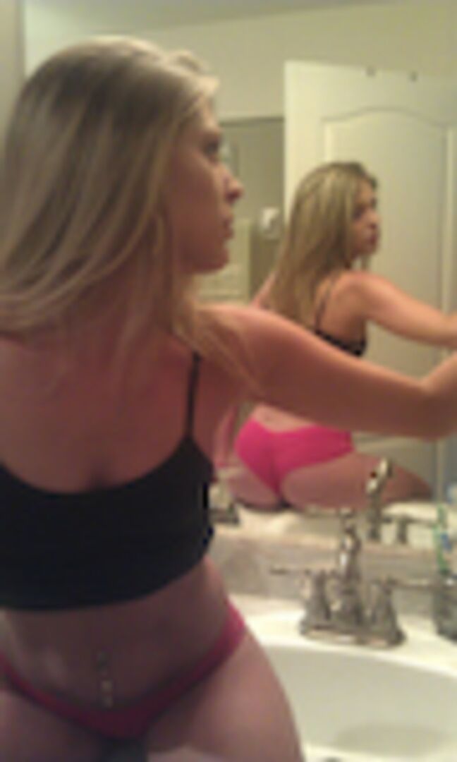 Blonde Cuttie