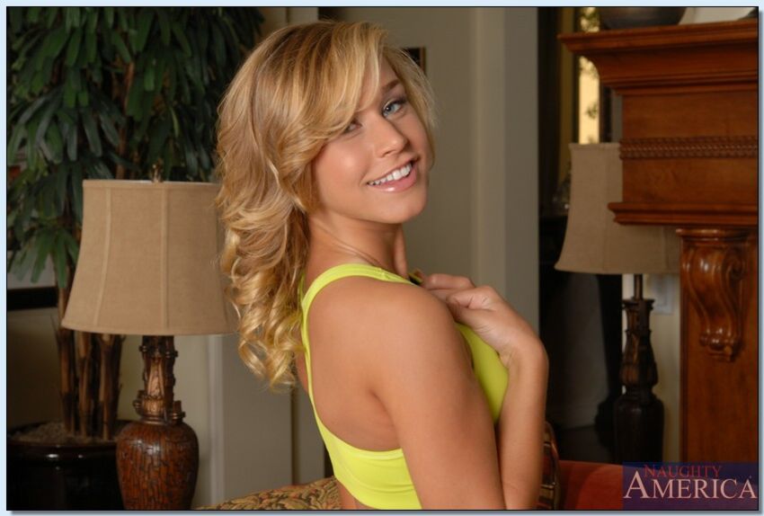 Kennedy Leigh fucking in the couch with her blue eyes