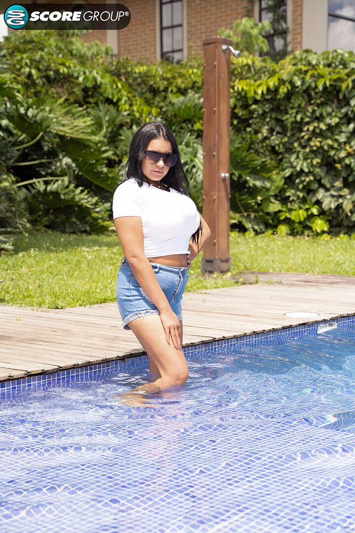 Latina Kim Beltran's poolside big tits and dildo fuck show