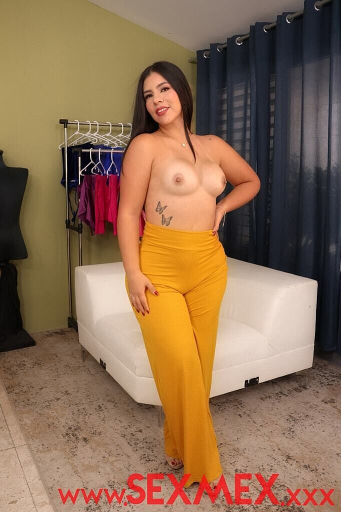 HER PALAZZO PANTS GAVE UP ON HER MASSIVE BUTT . Elizabeth Marquez