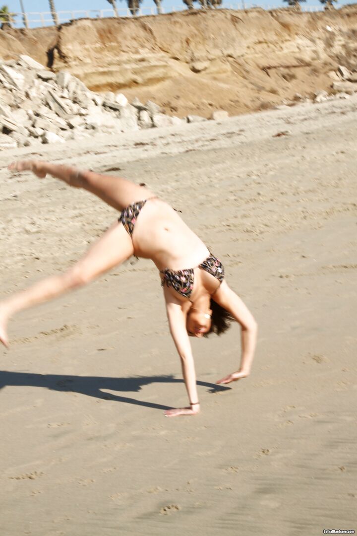 Beach Blanket Pickup Artist Seduces Willing Busty Teen
