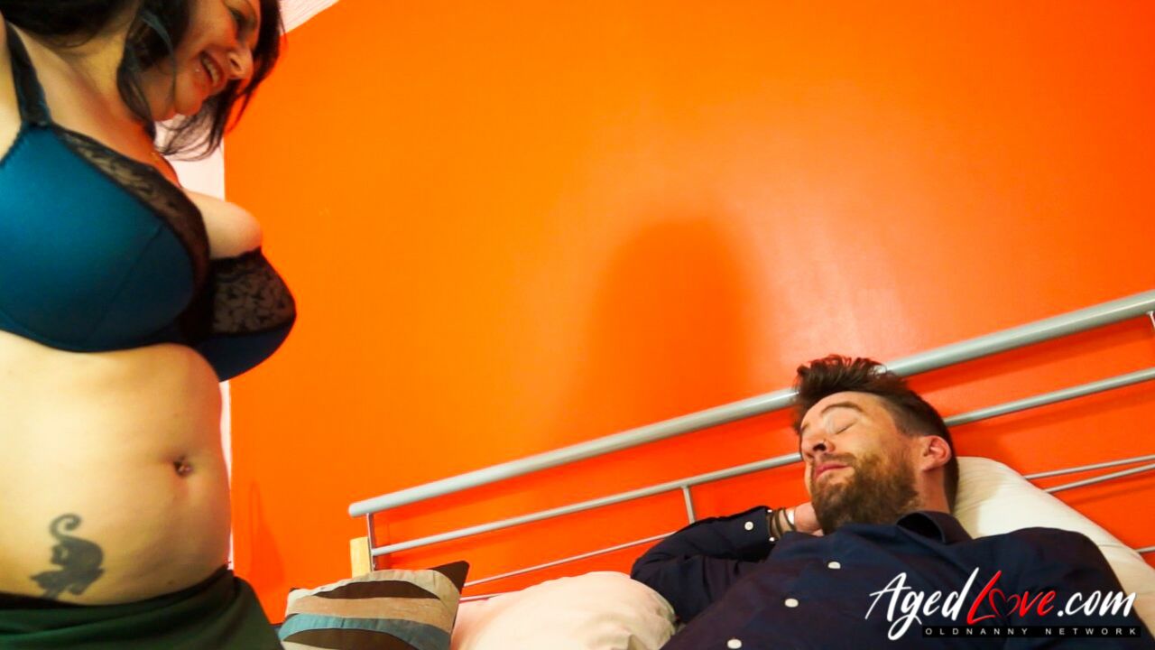 BRITISH BIG BOOBS MODEL SABRINA FUCKS WITH LUKE